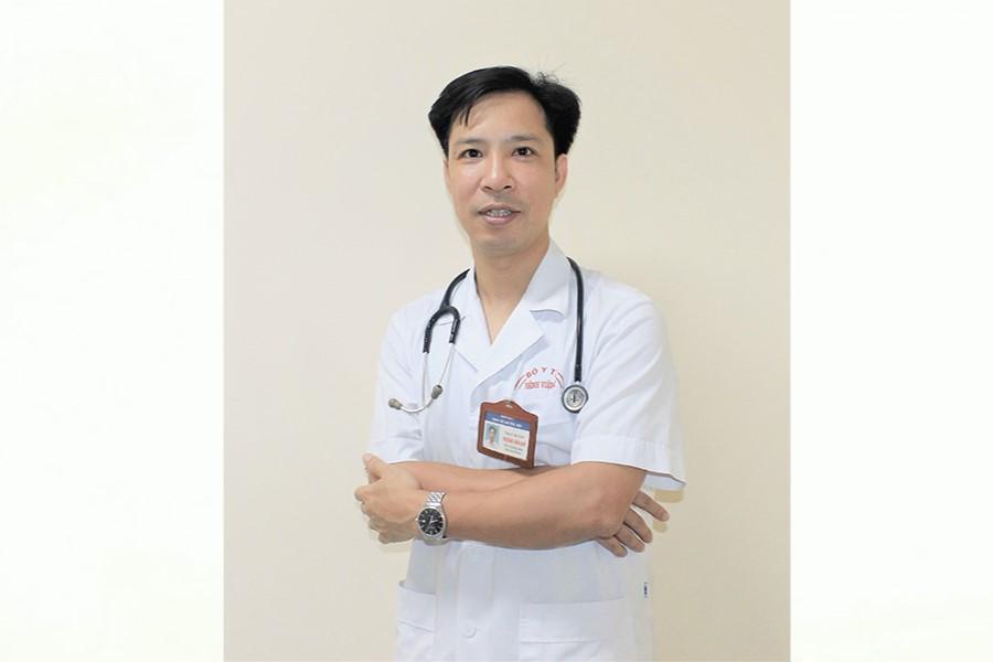 ThS. Bác sĩ Trương Văn Quý là Trưởng khoa Nội nhi của Bệnh viện E