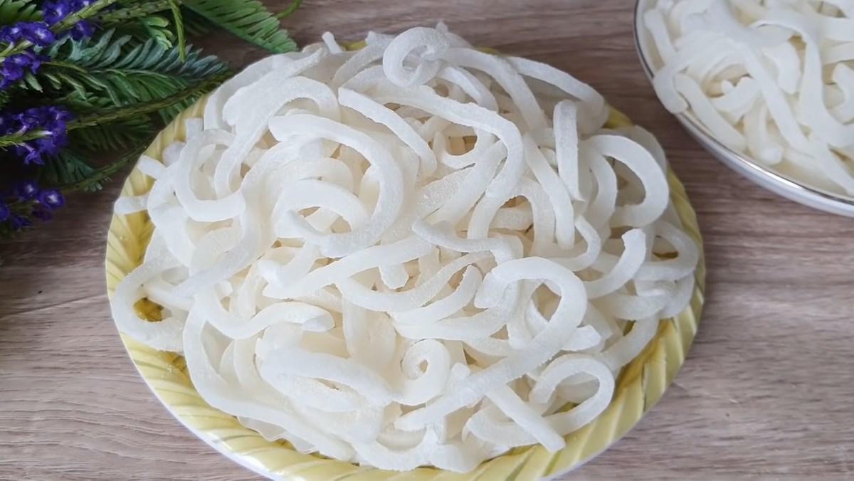 Mứt dừa sợi có màu trắng bắt mắt