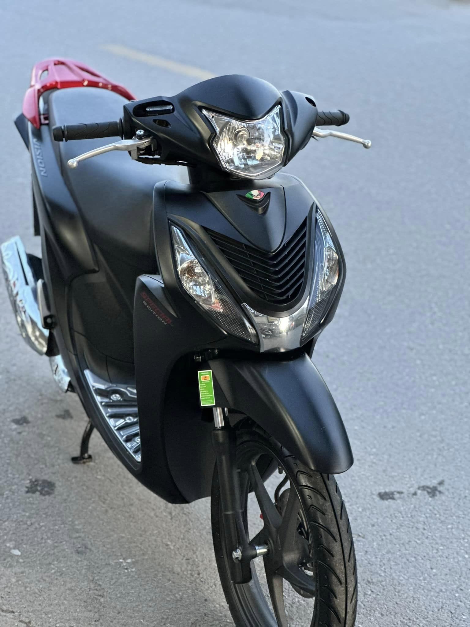 Honda Vision 2023 Đen (Thể Thao)