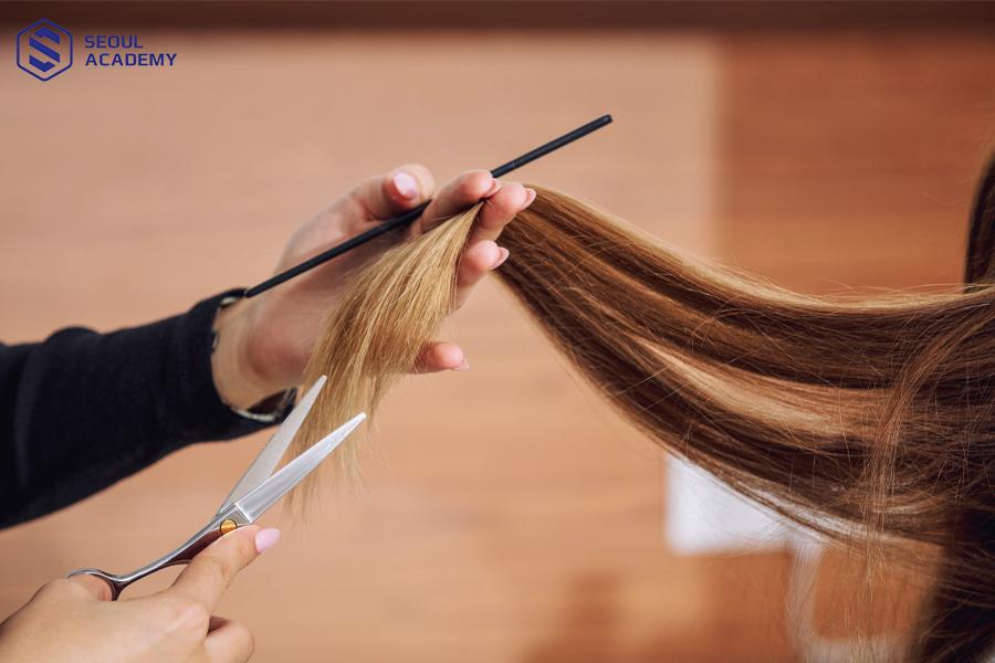 Cắt tóc buổi tối như cắt đi một phần cơ thể, không nên thực hiện